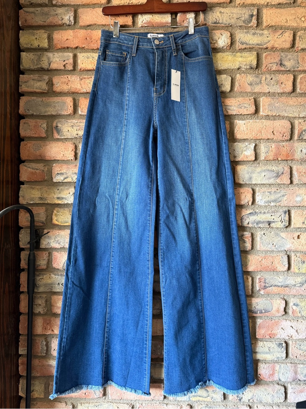 O2 Denim Wide Leg Denim Jeans in Med Wash Size 30 , 34” inseam